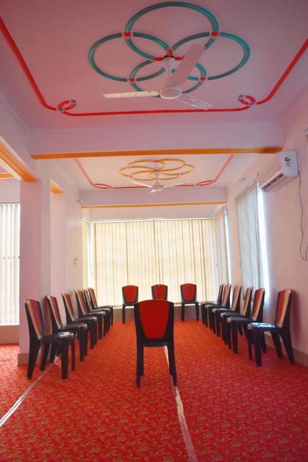 Hotel Vishal Buxar Exteriér fotografie