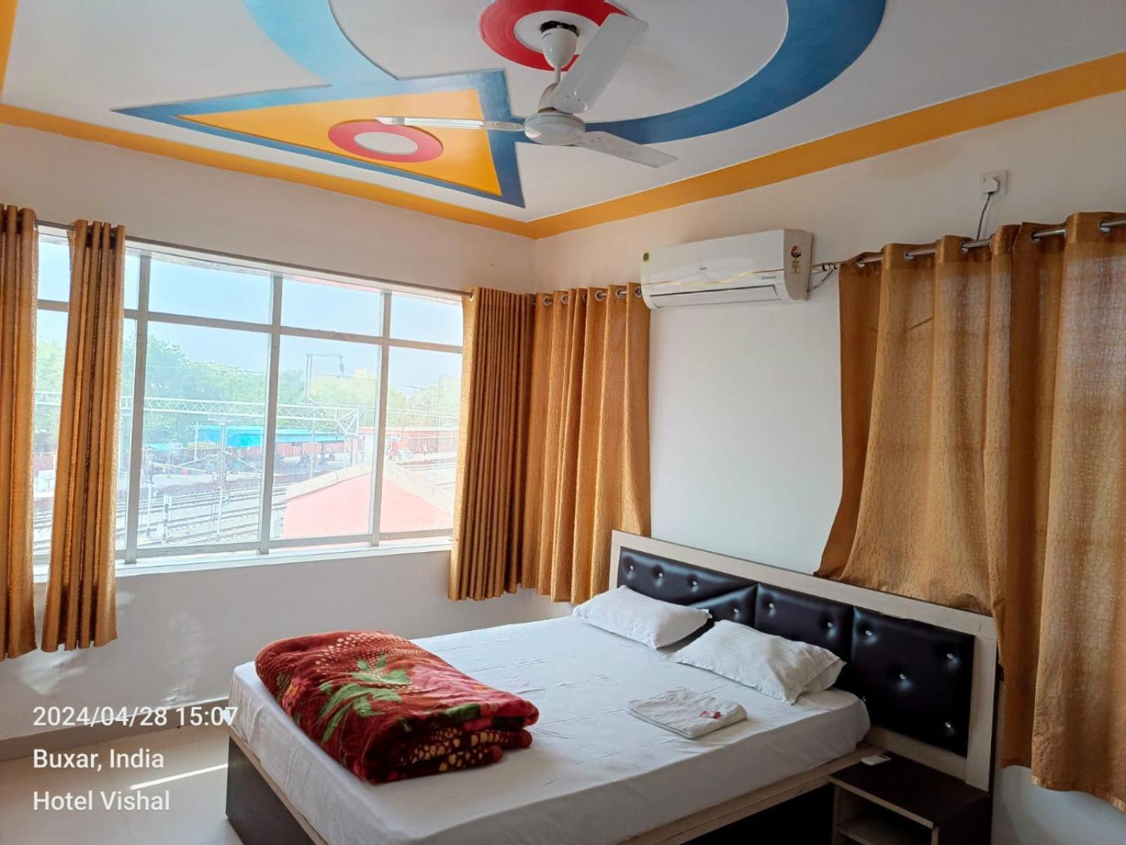 Hotel Vishal Buxar Exteriér fotografie
